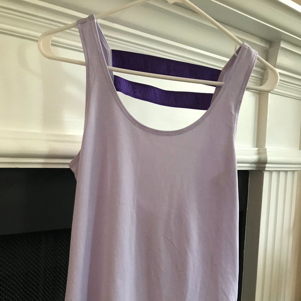 NIKE workout top